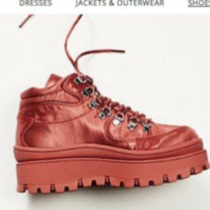 NIB JEFFREY CAMPBELL HIKER BOOTS DARK ROSE 7